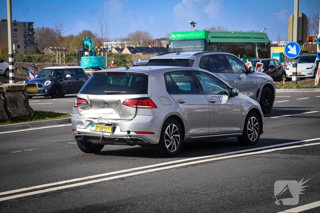 Flinke botsing op drukke weg veroorzaakt extra verkeersdrukte