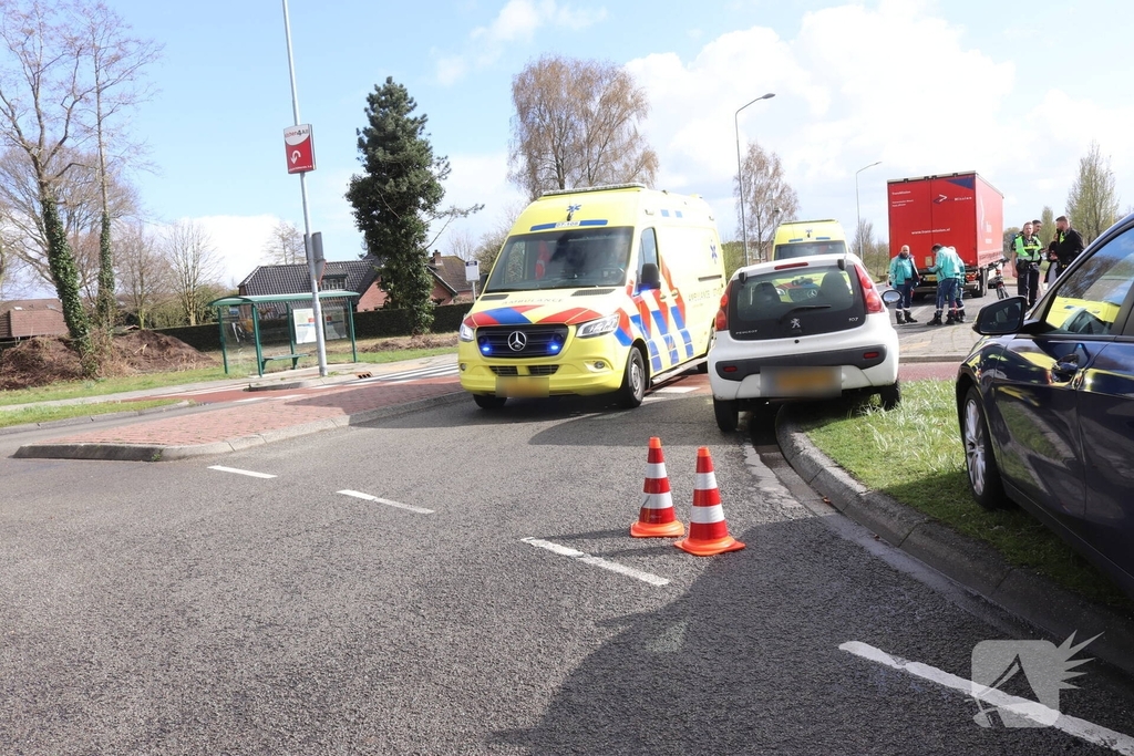 Fietser gewond bij aanrijding met vrachtwagen