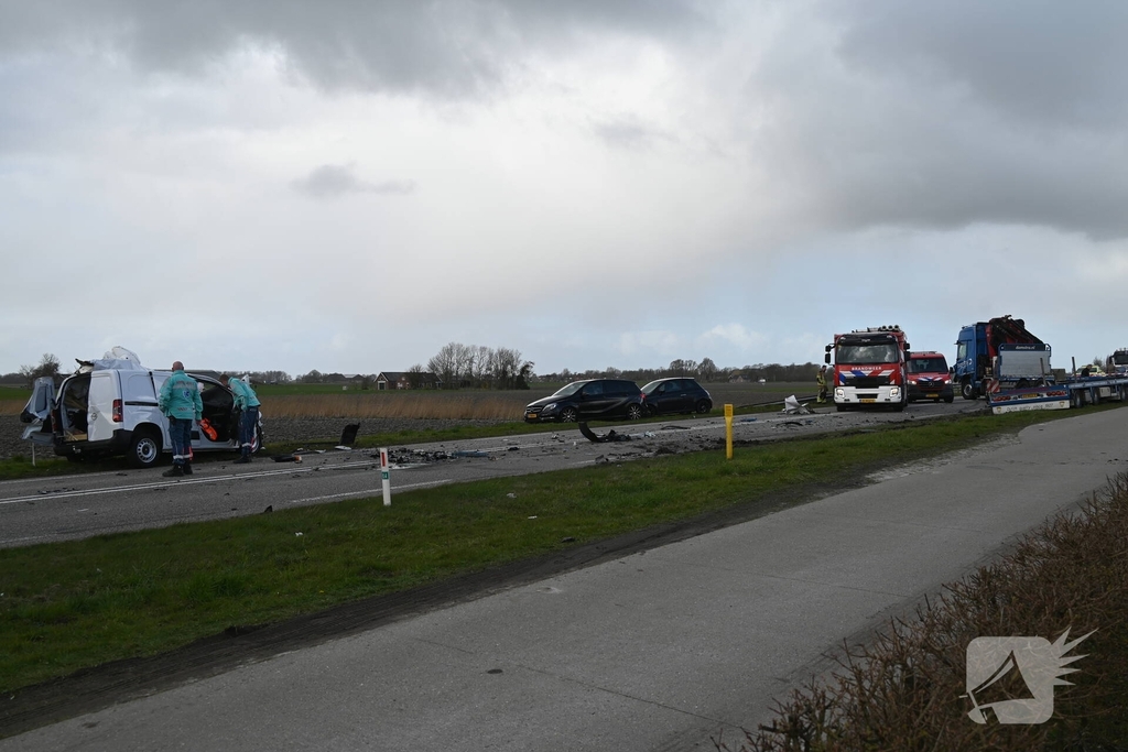 Zwaargewonde na ernstige aanrijding