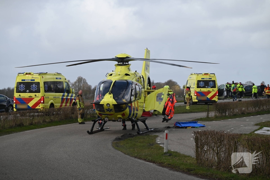 Zwaargewonde na ernstige aanrijding