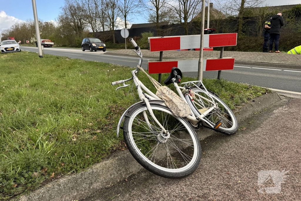 Fietser ernstig gewond bij aanrijding met vrachtwagen