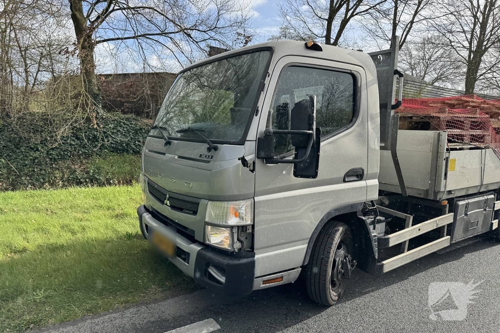 Fietser ernstig gewond bij aanrijding met vrachtwagen