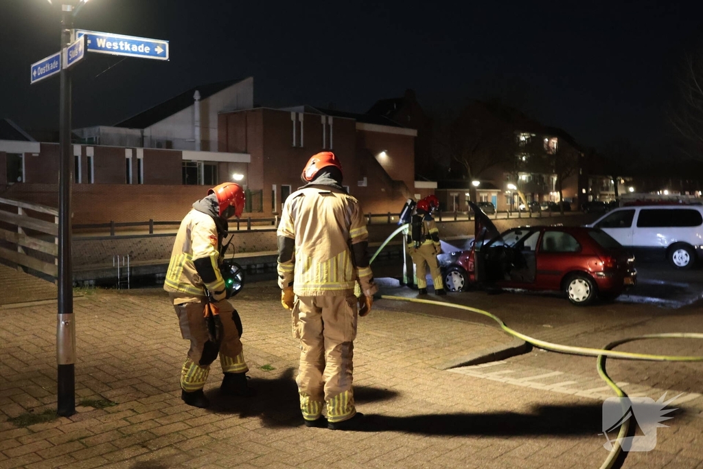 Auto in brand op Westkade