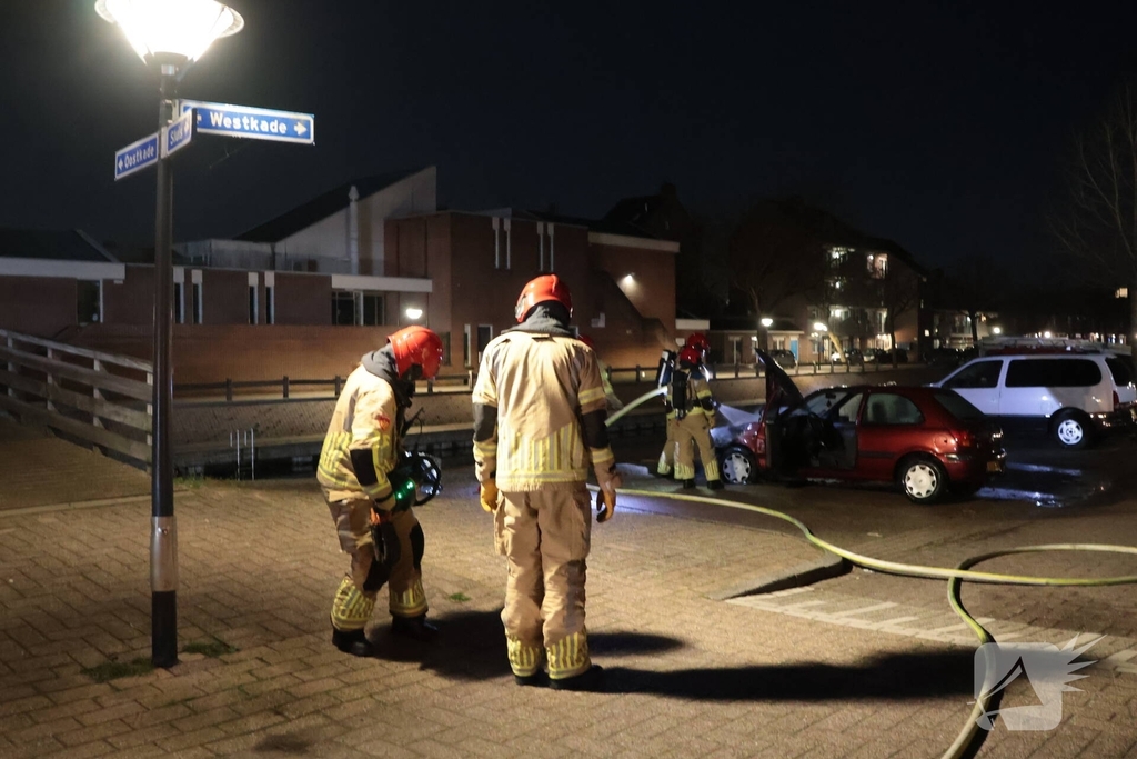 Auto in brand op Westkade