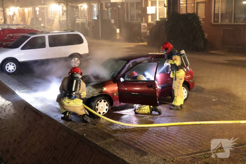 Auto in brand op Westkade