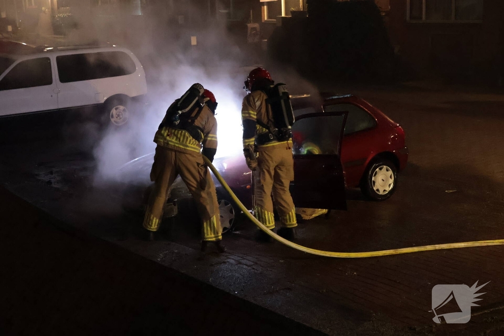 Auto in brand op Westkade