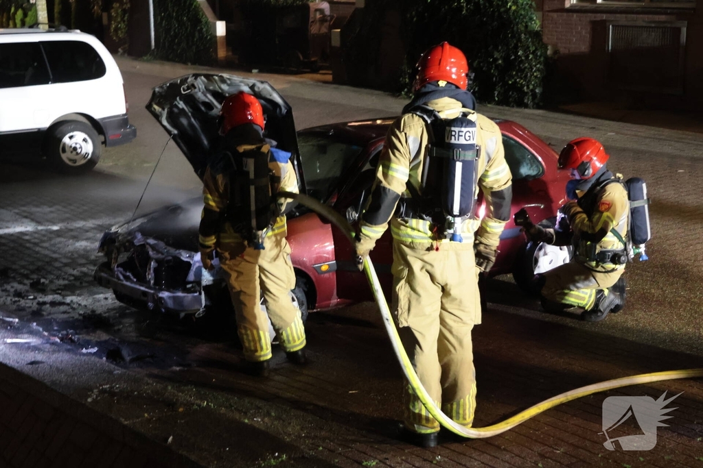 Auto in brand op Westkade