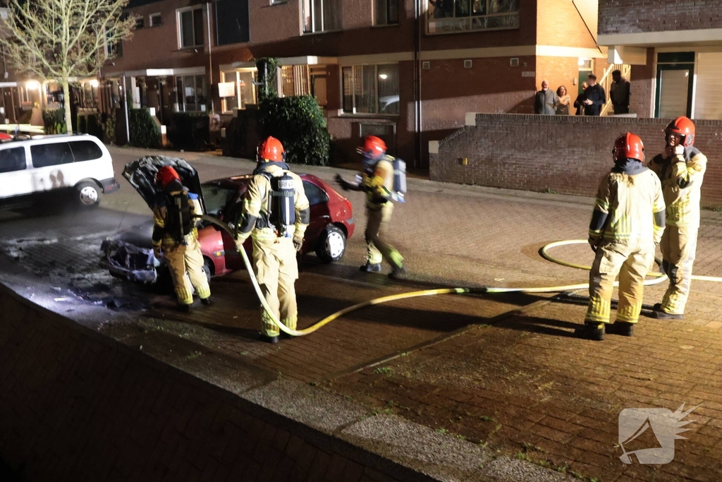 Auto in brand op Westkade