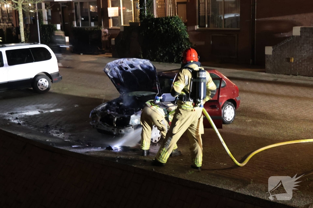 Auto in brand op Westkade