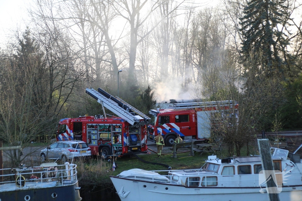 Grote brand verwoest chalet