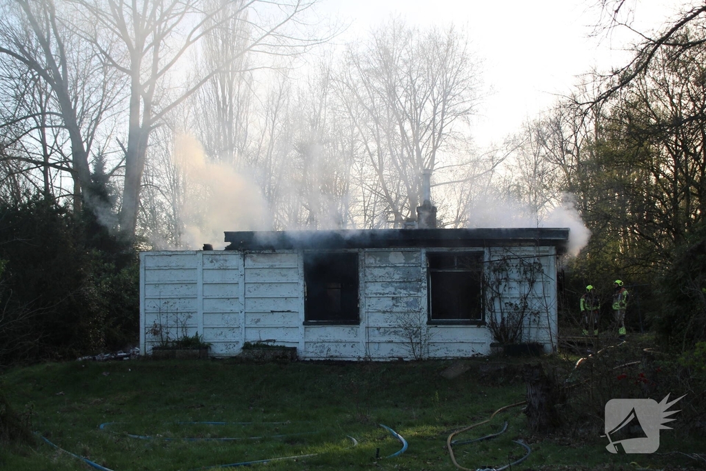 Grote brand verwoest chalet
