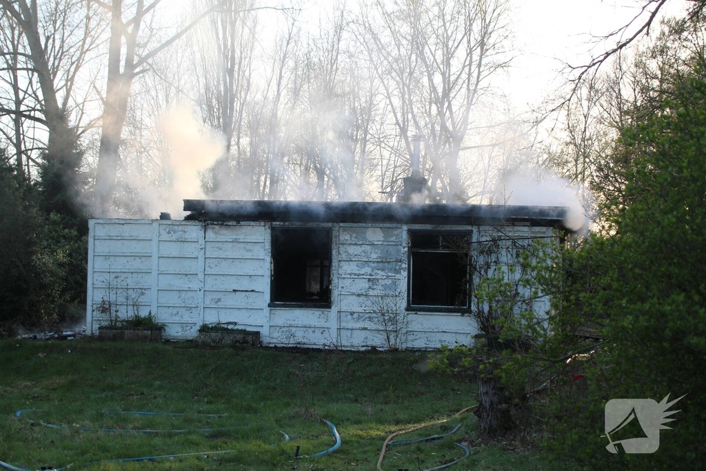 Grote brand verwoest chalet