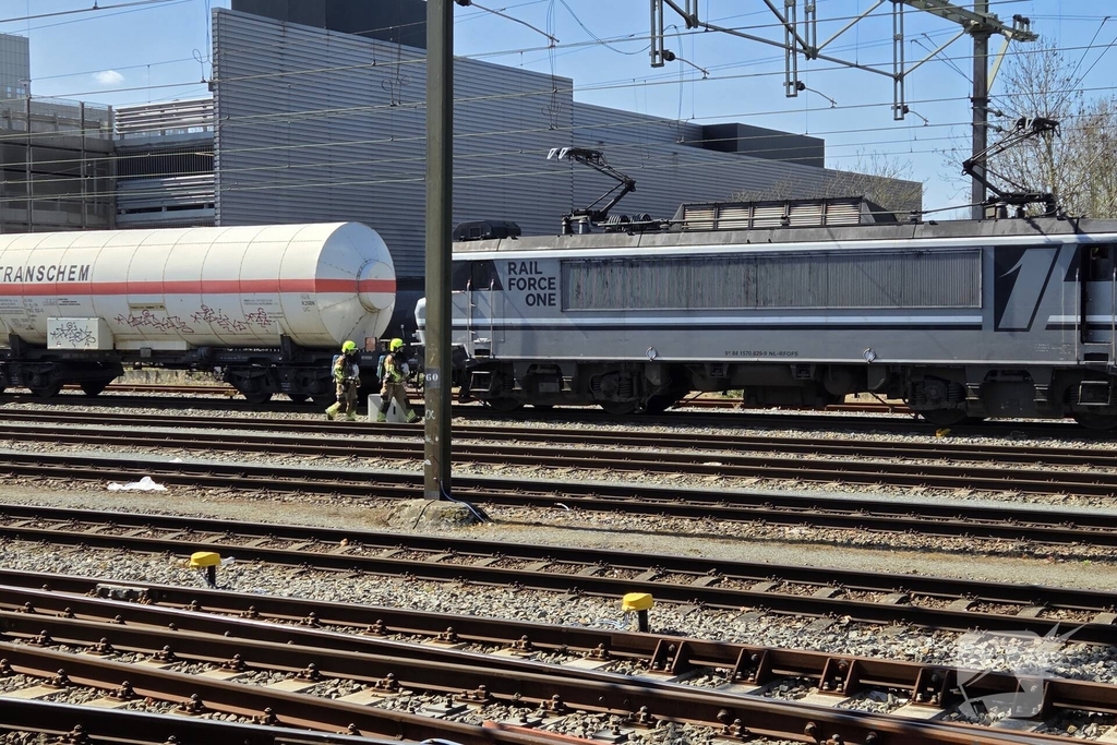 Lekkende ketelwagen zorgt voor grote brandweer inzet