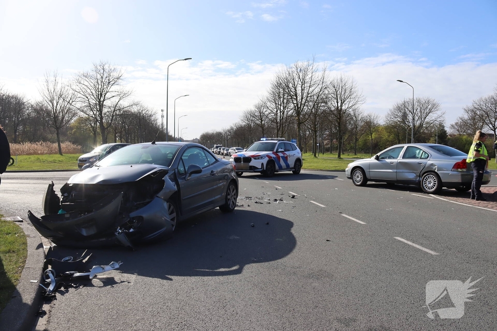 Aanrijding zorgt voor total loss voertuigen
