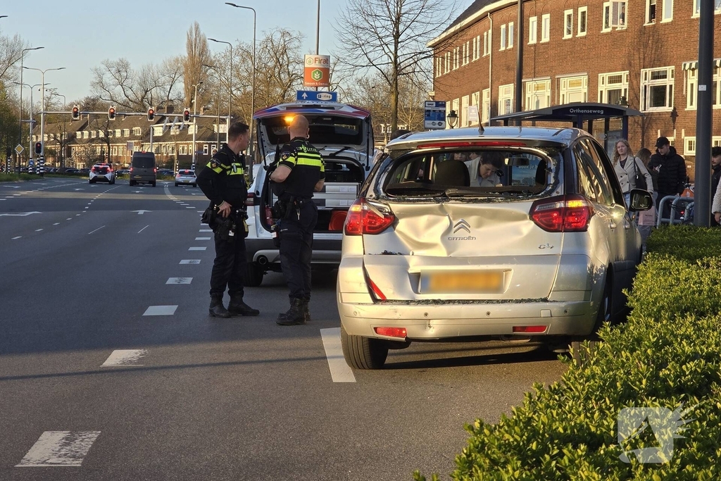 Ongeval met lijnbus en twee auto's