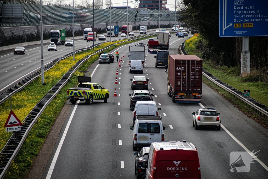 Kop-staartbotsing zorgt voor flinke verkeershinder