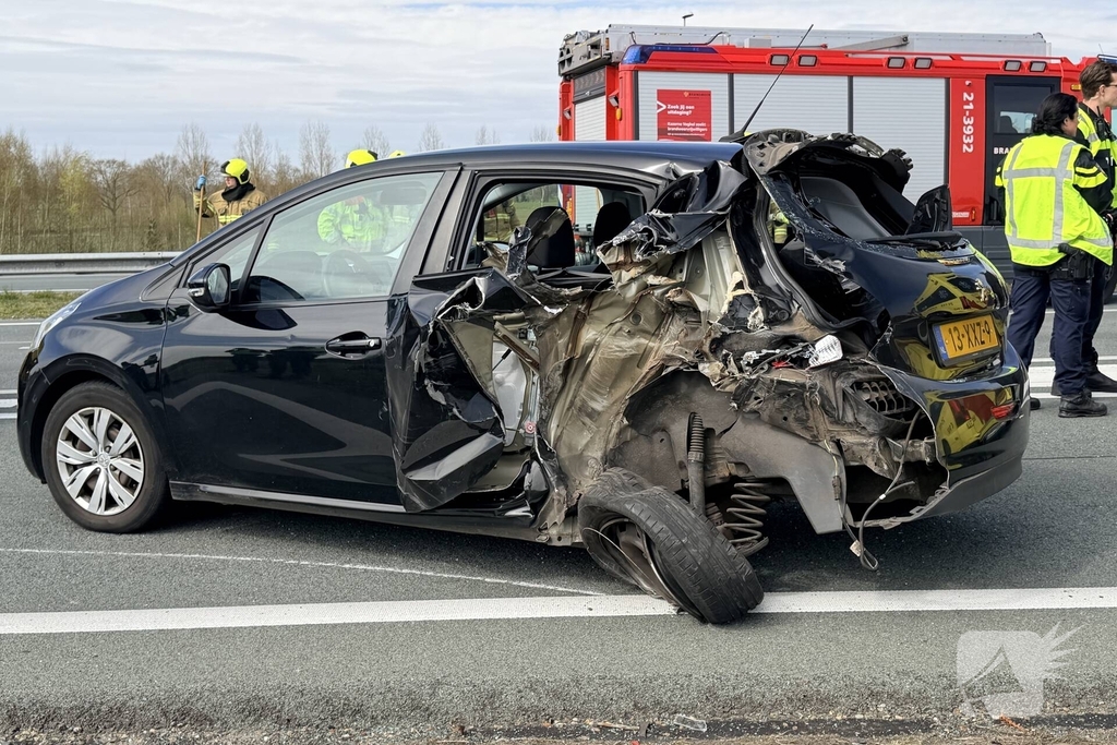 Botsing op snelweg leidt tot gewonde