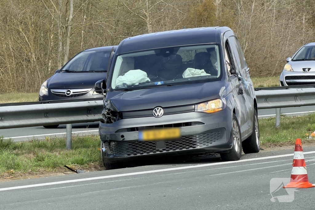 Botsing op snelweg leidt tot gewonde