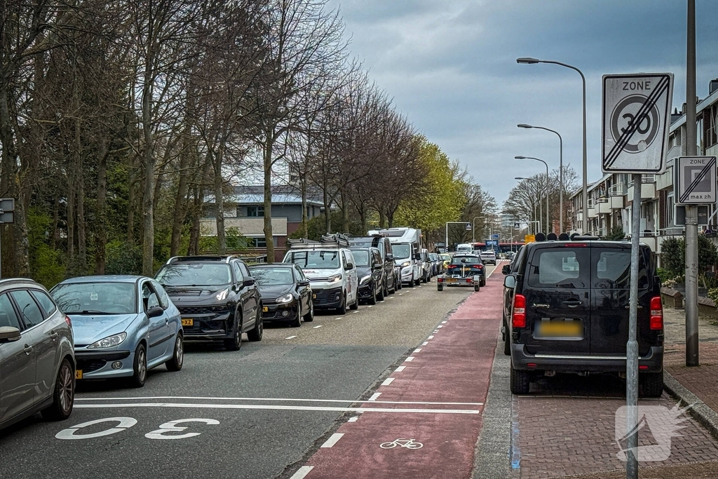 Werkzaamheden, omleidingen en paasweekend zorgen voor enorme verkeerschaos