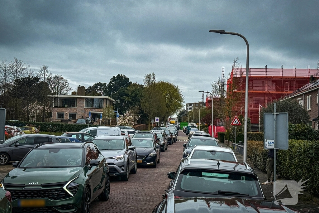 Werkzaamheden, omleidingen en paasweekend zorgen voor enorme verkeerschaos