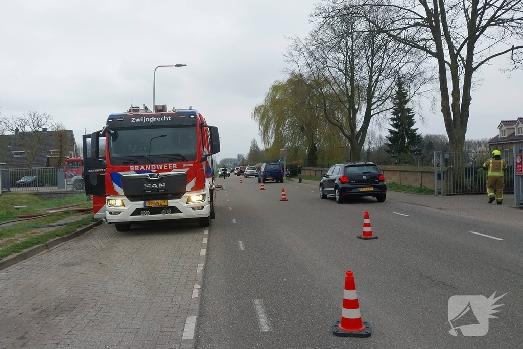 Auto brandt volledig uit