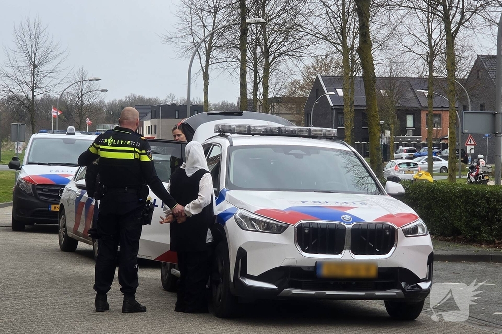 Onderzoek in woning na twee aanhoudingen