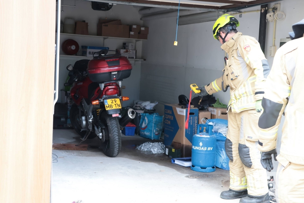 Brandweer schakelt in bij lekkage benzine