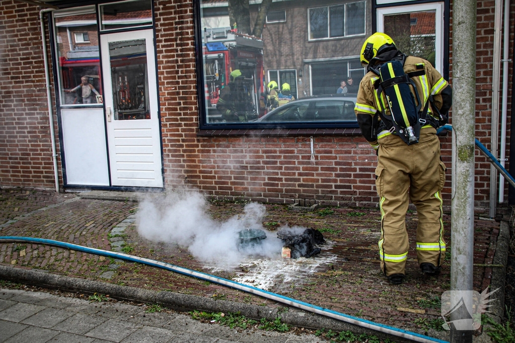 Woningbrand in keuken leidt tot rookontwikkeling