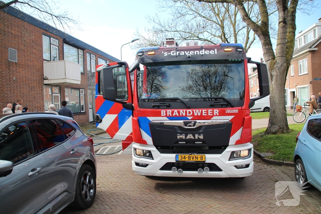 Woningbrand in keuken leidt tot rookontwikkeling