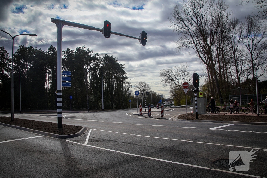 Nieuwe verkeerslichten geïnstalleerd op kruising