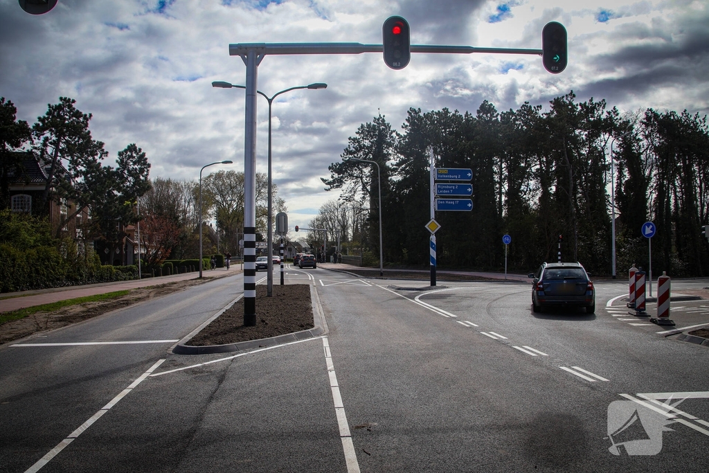Nieuwe verkeerslichten geïnstalleerd op kruising