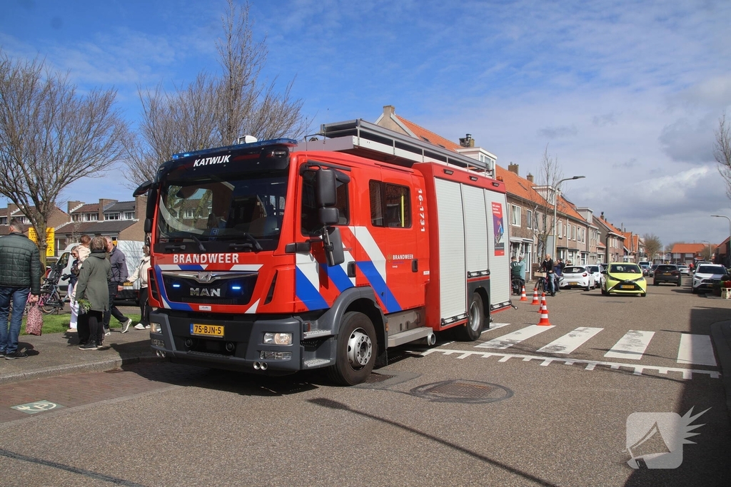 Vlammen slaan uit kast op balkon