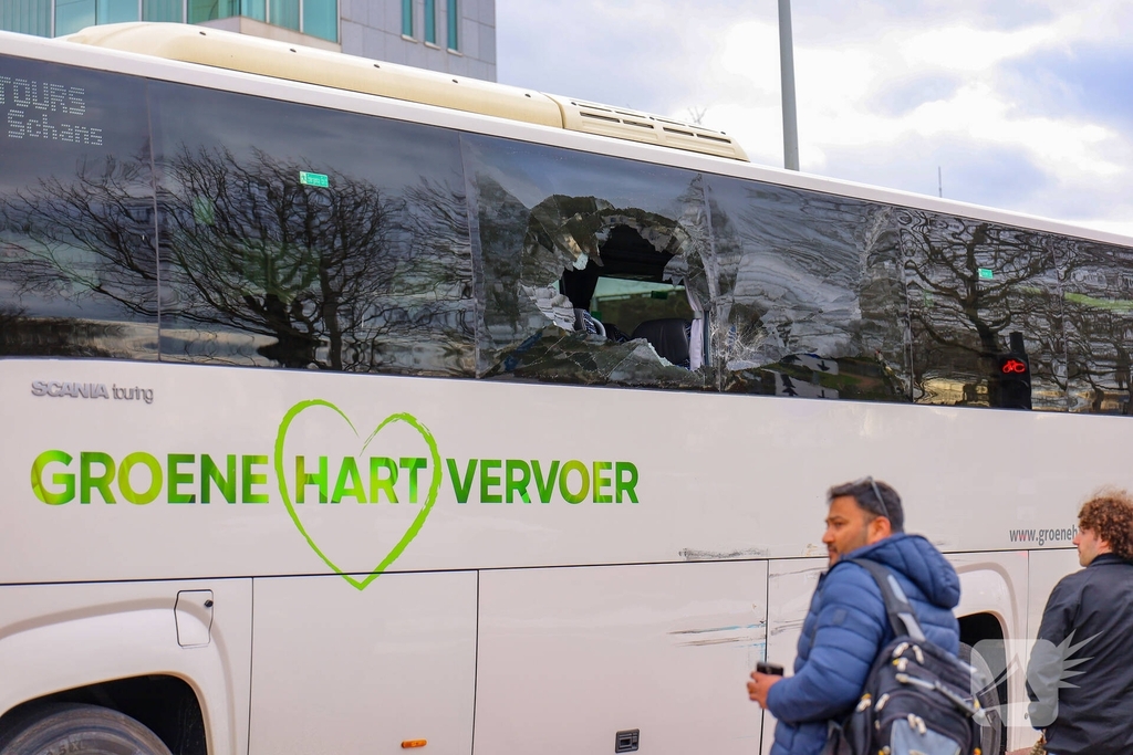 Toeristen opgevangen na ongeval met stadsbus