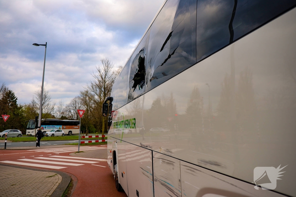 Toeristen opgevangen na ongeval met stadsbus