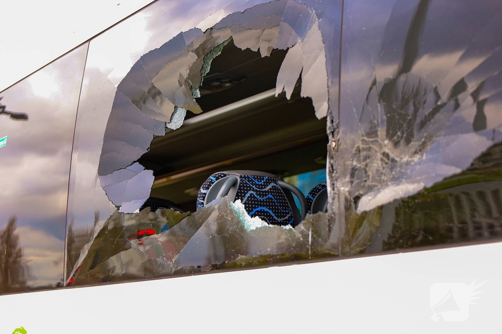 Toeristen opgevangen na ongeval met stadsbus