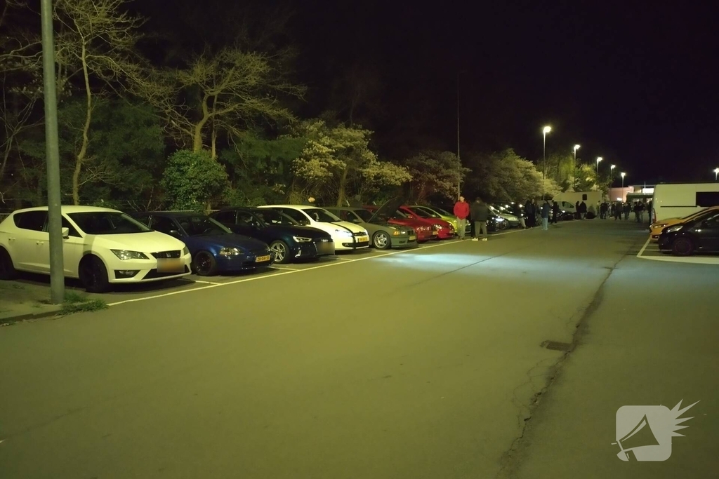 Politie grijpt in bij carmeet op parkeerplaats