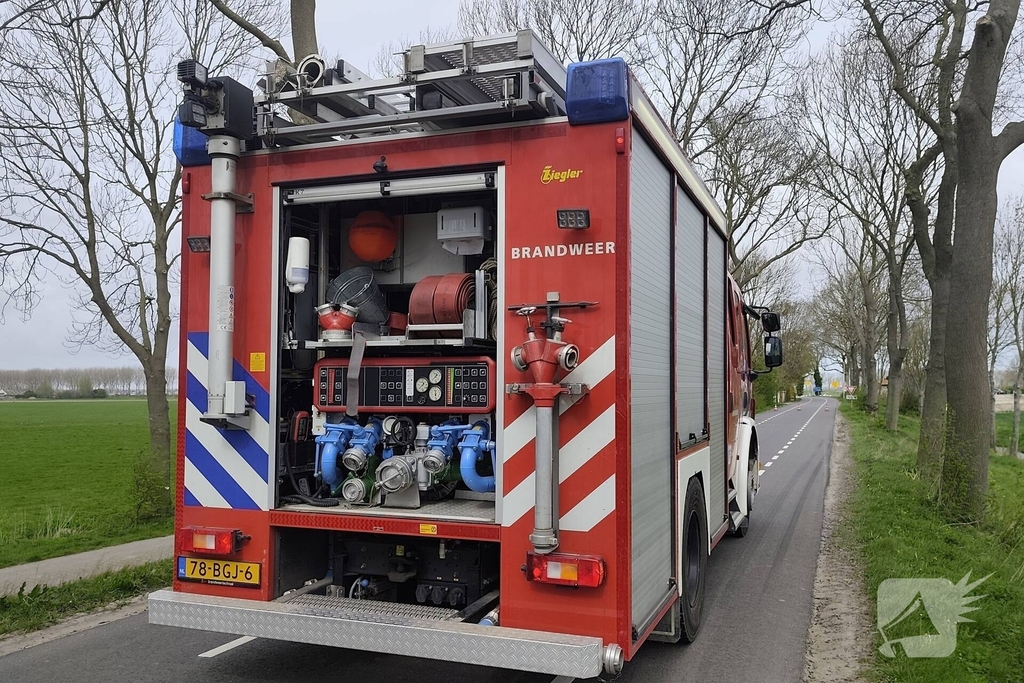 Gevaarlijke situatie door dreigende boomval