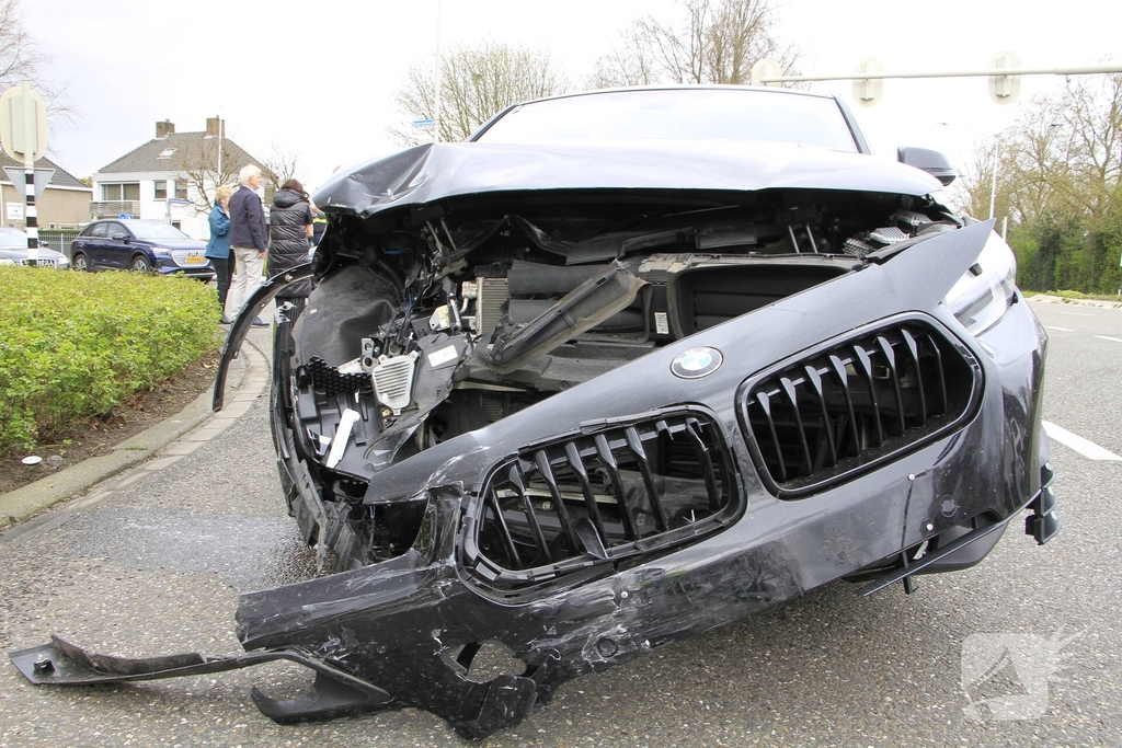 Ongeval met meerdere gewonden bij kruising