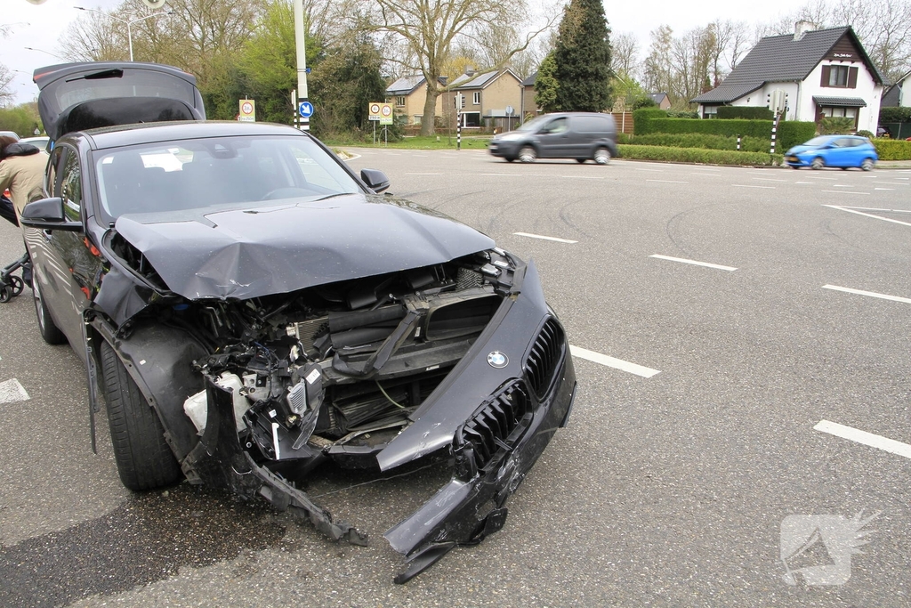 Ongeval met meerdere gewonden bij kruising