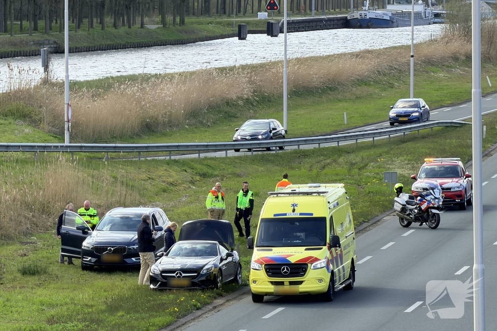 Aanrijding leidt tot afsluiting van de weg