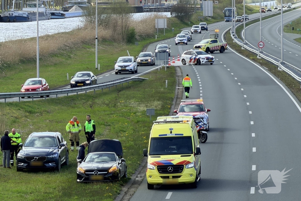 Aanrijding leidt tot afsluiting van de weg