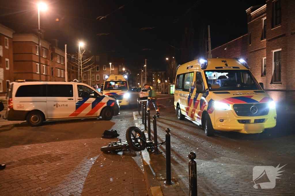 Aanrijding met fatbike en auto; bestuurder slaat op de vlucht