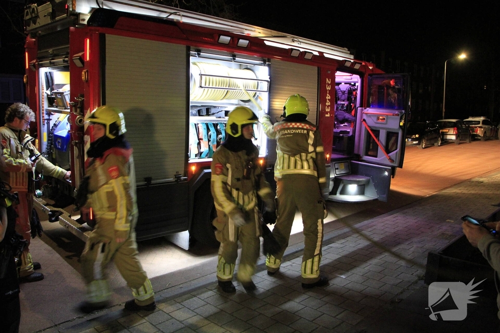 Buitenbrand in container geblust door buurtbewoners