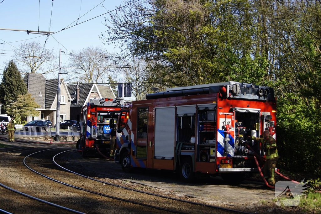 Natuurgebied in vlammen, tram- en busverkeer gestremd