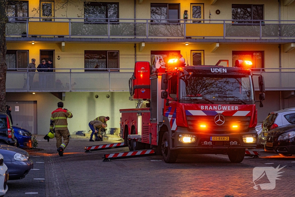 Dakbrand in flatwoning opschudding in Uden