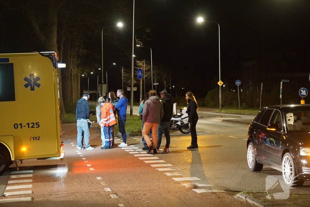 Scooterrijder in botsing met auto