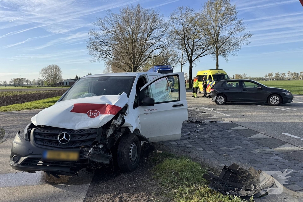 Forse aanrijding veroorzaakt verkeershinder