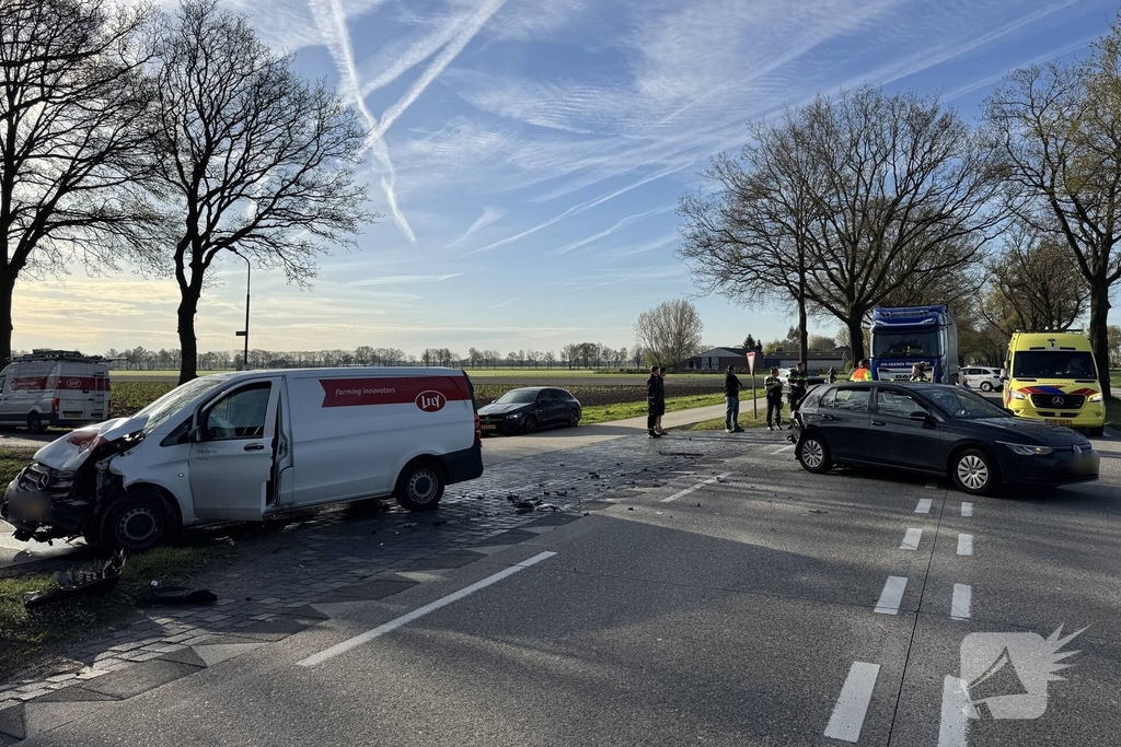 Forse aanrijding veroorzaakt verkeershinder