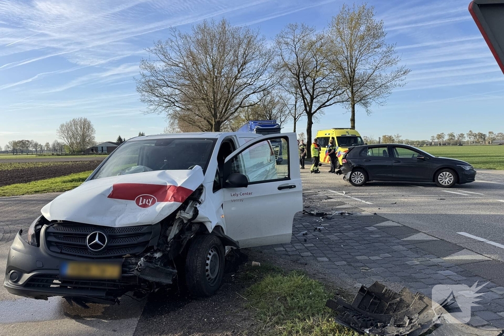 Forse aanrijding veroorzaakt verkeershinder