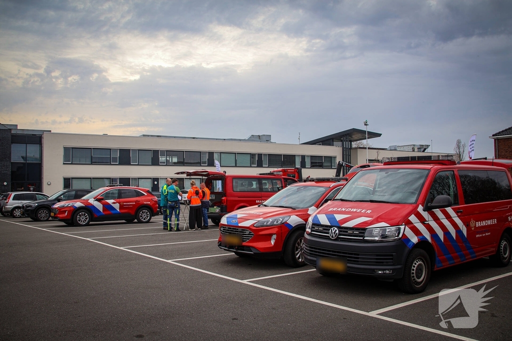 Grootschalige oefening met meerdere officieren en crisisteams